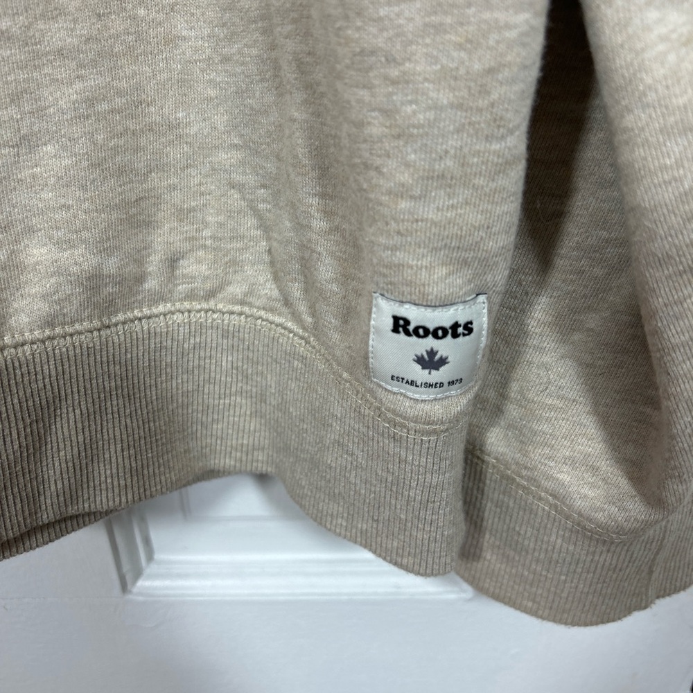 Roots Women’s Beige Crewneck Sweater Size Small - Picture 2 of 7